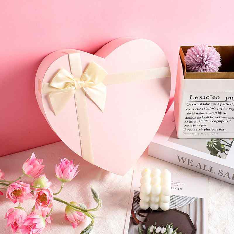 ギフトボックス レディース 母の日 バレンタインデー ラッピングボックス ハート柄 ピンク かわいい 包装 プレゼント 贈り物 紙製 ボックス 26cm 23.5cm