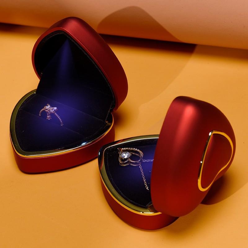 指輪 ネックレス ケース LED ハート ジュエリーボックス ギフトボックス 告白 プロポーズ 赤 贈り物 ペンダント 指輪ケース ペンダントケース