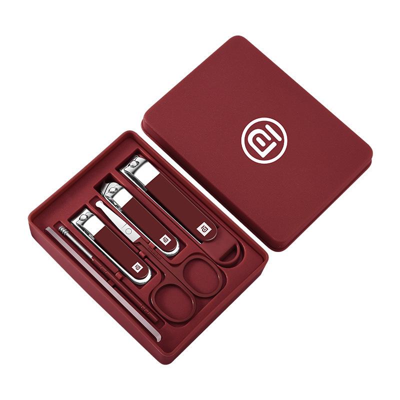 ・カラー展開: ブラウン、ホワイト、イエロー、レッド ・内容量: 約110g ・素材: 炭素鋼 ・対象: 一般 ・製品カテゴリ: 爪切りセット