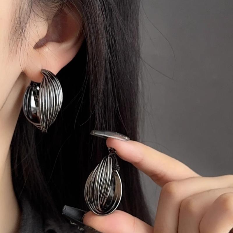 ピアス レディース イヤリング 耳飾り レトロ デザイン メタル 電気メッキ加工 合金 人工宝石 半宝石 ..