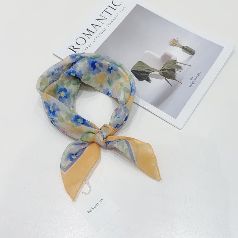 スカーフ レディース 春夏秋冬 韓国風 アート柄 シルクタッチ 正方形 バッグ飾り ヘアバンド 日焼け防..