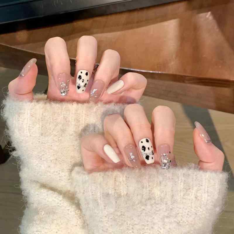 ネイルチップ レディース 女性用 つけ爪 貼るネイル 付け爪 ハンドメイド ミルクカラー ヒョウ柄 アー..