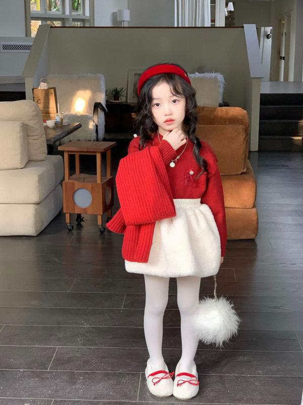 ニット・セーター 女の子 キッズ アンゴラ 赤 プルオーバー スパンコール フリンジ トップス ボア スカート セットアップ かわいい 姫 おしゃれ 冬