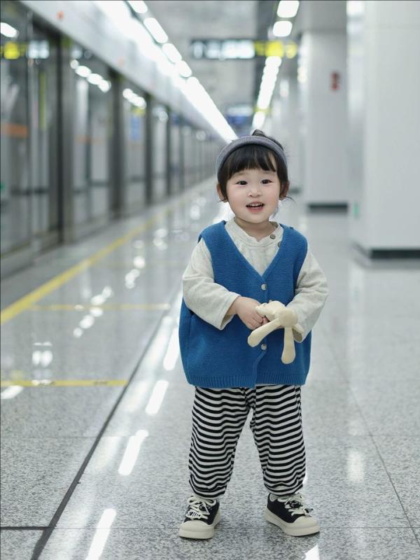 子供服 キッズ ニット ベスト 春秋 男女兼用 ベビー服 ゆったり かわいい ブルー 80 90 100 110 120 130cm