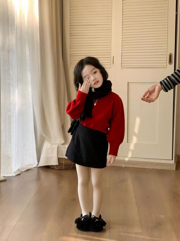 ニット・セーター ガールズ 子供服 トップス 秋冬 長袖 丸首 無地 レトロ ランタンスリーブ かわいい 普段着 おしゃれ アンゴラ赤 黒 スカーフ