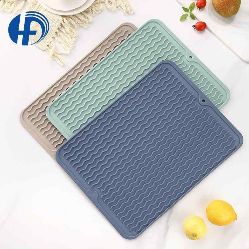 ランチョンマット 鍋敷き 多機能 断熱マット ゴム製 水切りマット 波型 溝付き 速乾 防水 滑り止め 耐熱 北欧風 グリーン ピンク グレー