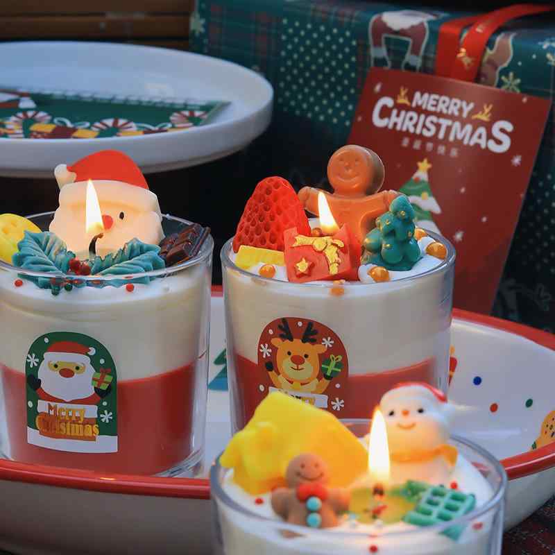 アロマキャンドル クリスマス ギフト ジンジャーブレッドマン 雪だるま サンタクロース 大豆ワックス ..