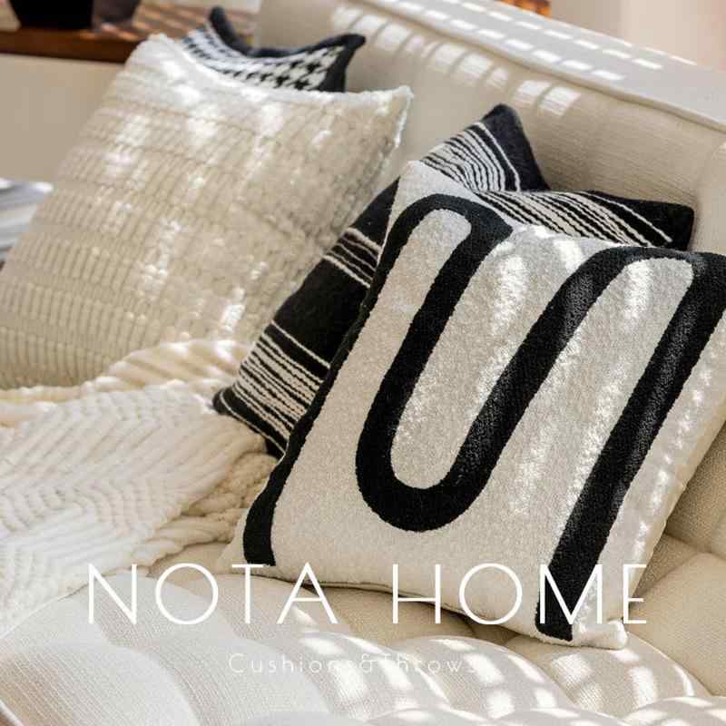Pillow Cases - クッション 北欧風 シェニール織 ベルベット ストライプ柄 ソファ リビング ベッドルーム おしゃれ かわいい 上品 高級感 抱き枕 カバー付き