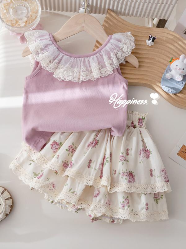 ・スタイル: 韩版・套装タイプ: 裤套装・套装件数: 两件套・礼盒内容: 服装・适合年龄段: 中小童(3~8岁，100~140cm)・适合季节: 夏季・袖丈: ノースリーブ・是否连帽: 不连帽・パンツ丈: 短パン・生地加工: 柔らかい・厚さ: 普通・柄: 花柄・画像: 実写（モデルなし）・在庫: 有・要素: レース, フリル, プリント・安全等級: B類・メイン素材: 綿・メイン素材の含有量: 90%・袖のタイプ: プルオーバー・カラー: 1327-套装, 1327-背心, 1327-短裤・対応身長: 90cm, 100cm, 110cm, 120cm, 130cm, 140cm・商品カテゴリ: 子供用セットアップ