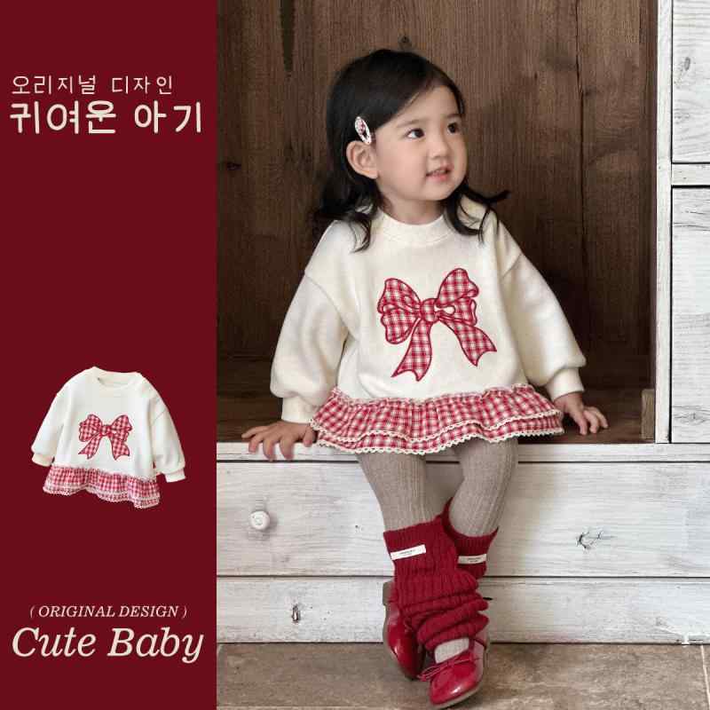 ・適用性別: 女・スタイル: 韓国版・適合年齢: 1歳～3歳 (80cm～100cm)・適合シーズン: 秋・生地加工: 柔らかい加工・柄: 格子・厚さ: 普通・袖丈: 長袖・留め具: スナップボタン・フード: なし・写真: モデルあり・在庫: あり・要素: レース, 蝶結び・生地: 綿混紡・主な生地成分: 綿・主な生地成分の含有量: 55%・安全レベル: A・カラー: 赤（トレーナー）, コーヒー（タイツ）, 赤（ソックス）・適合身長: 73cm, 80cm, 90cm, 100cm, S (80～90cm推奨), M (90～100cm推奨), フリーサイズ・製品カテゴリ: 子供用トレーナー