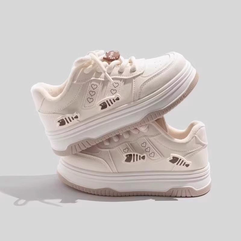 子供靴 スニーカー 春夏秋冬 厚底 小魚 ワンポイント ローカット 女の子 小学生 幼稚園 保育園 通園 通..