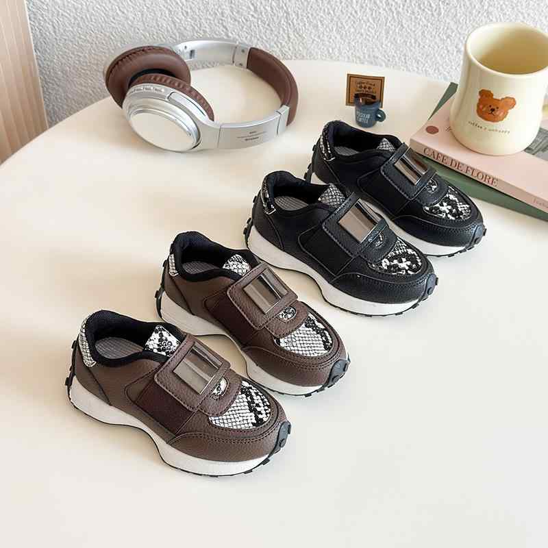 Sneakers - 子供用スニーカー 女の子 男の子 運動靴 カジュアル マジックテープ 履きやすい 滑り止め 柔らかい靴底 ブラウン ブラック 春夏