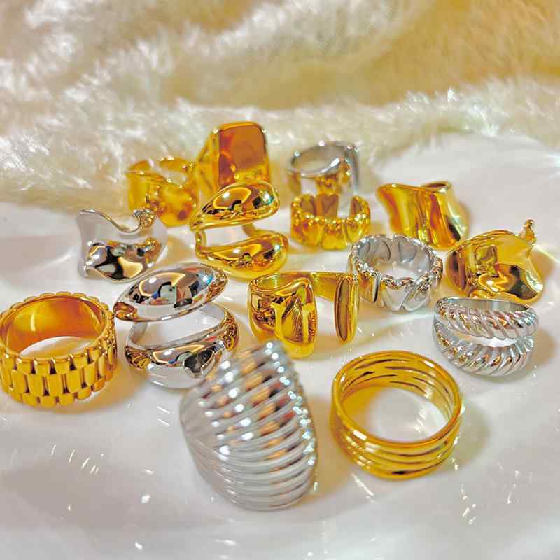 指輪 レディース メンズ 18K 電気メッキ加工 チタン鋼 幾何学模様 ゴールド ファッション リング 普段使い パーティー