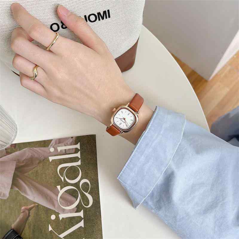 ・モデル: 方形0612・表示タイプ: アナログ・対象: 女性・スタイル: 中古風・防水: 30m・ムーブメント: クォーツ・厚さ: 8mm・文字盤直径: 25mm・風防素材: 有機ガラス・留め具: ピンバックル・留め具素材: ステンレス・...