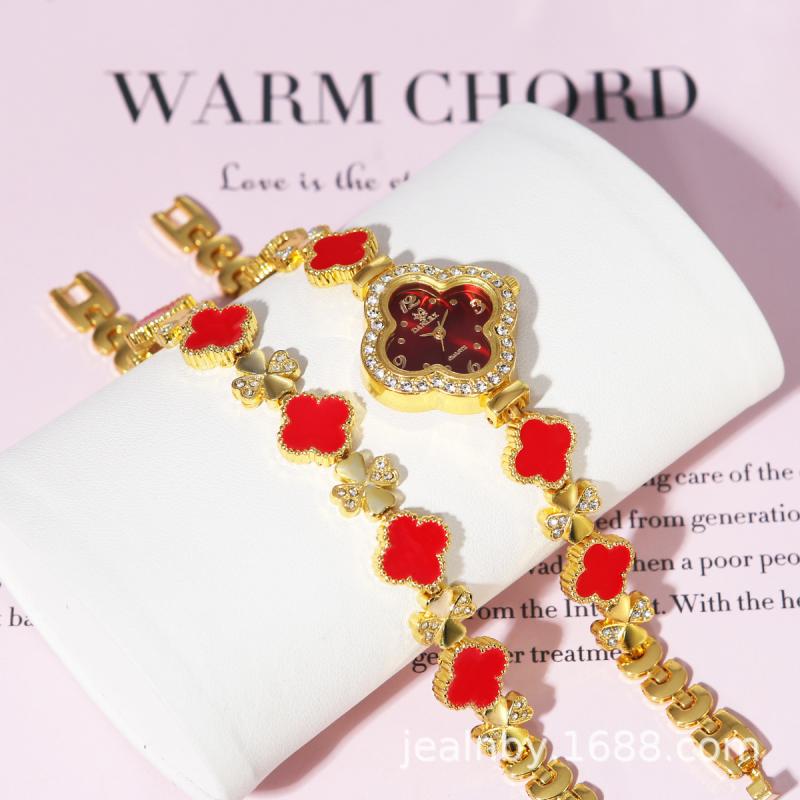 腕時計 レディース 四つ葉 クローバー 花形 アナログ ブレスレット ジュエリー アクセサリー ゴールド 金色 ラインストーン おしゃれ かわいい ファッション 普段使い