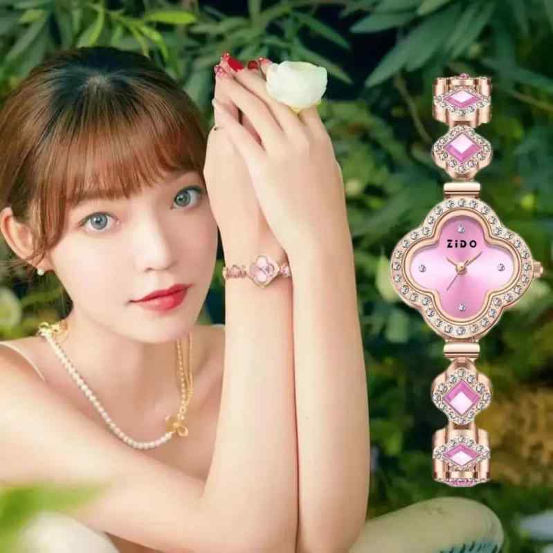 腕時計 レディース 四つ葉 クローバー モチーフ アナログ 花形文字盤 小さめ 軽量 薄型 アクセサリー ファッション おしゃれ かわいい キュート エレガント 女性らしい 普段使い