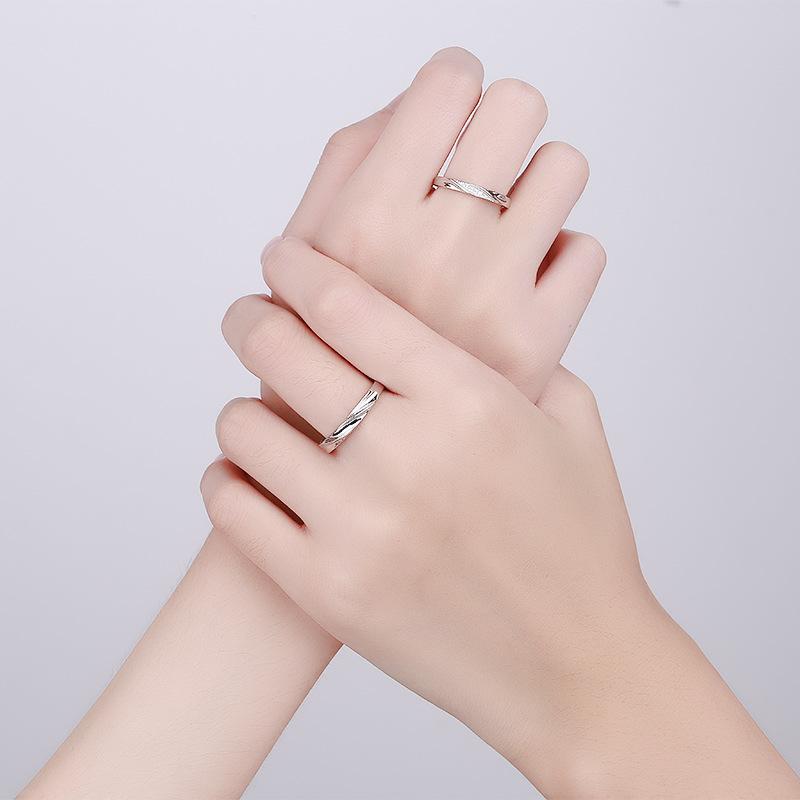 指輪 ペアリング シルバー925製 ストライプ 恋人 モビウスの輪 開口調節可能 男女兼用 エレガント 普段..