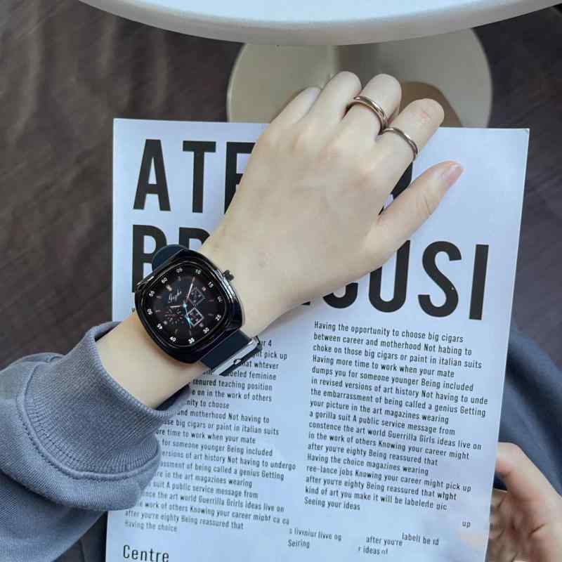 ・スタイル: カジュアル・適用人群: 通用・防水: 可能・機芯種類: 石英・鏡面材質: 普通ガラス鏡面・表殼材質: 合金・尺码: 新奥博-黒・上市年份/季節: 2023年春季