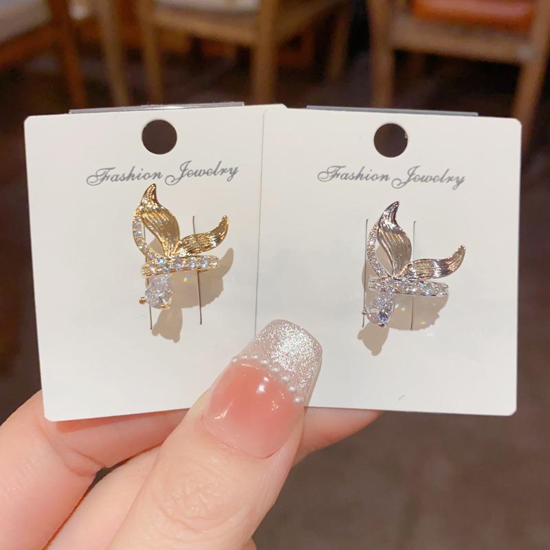 イヤリング レディース ジルコニア 魚モチーフ U型 イヤーカフ 電気メッキ加工 ゴールドカラー シルバ..