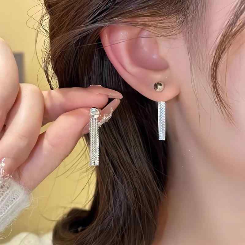 ・素材: 金属・処理: 電镀・造型: 几何型・製品カテゴリ: 耳飾り・対象: 女性・スタイル: 文芸・スタイル分類: 文芸復古・カラー: シルバー流蘇耳環・流行要素: 几何