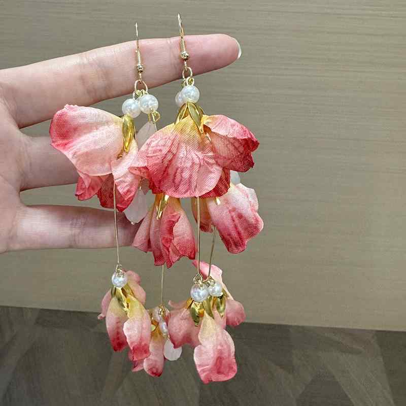 ピアス レディース ピンク系 花びら タッセル ゆれる 幾何学型 清新 かわいい 韓国風 アクセサリー アフリカ ヨーロッパ 南米 東南アジア 北米 東北アジア 中東