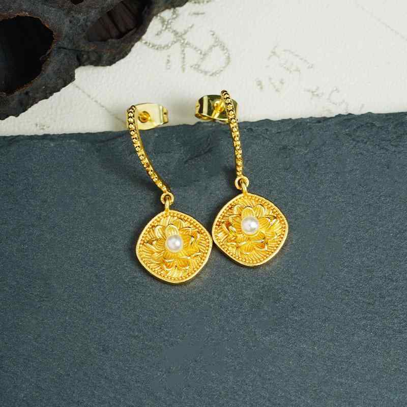 ピアス レディース 女性用 銅製 電気メッキ加工 レトロ ヴィンテージ デザイン ファッション 蓮花モチーフ 揺れるタッセル パール風 アジアンテイスト エスニック 普段使い パーティー