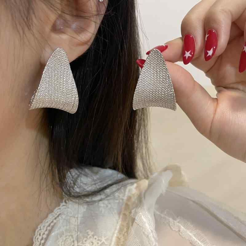 イヤリング レディース トライアングル 幾何学模様 アレルギー対応 電気メッキ加工 ファッション 普段使い パーティー(4.0)