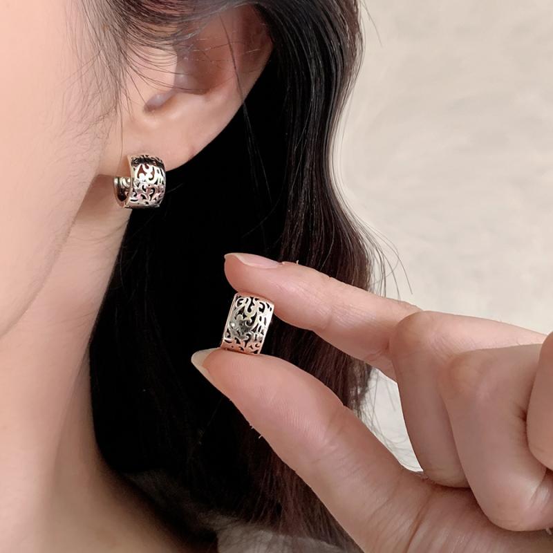 ピアス レディース レトロ 幾何学模様 リング 電気メッキ加工 個性的 トレンド アクセサリー イヤリング