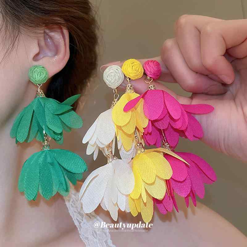 ピアス レディース 花柄 シフォン タッセル リゾート 個性的 イヤリング 軽め 高級感 大ぶり アクセサリー 米色 鋼(4.0)