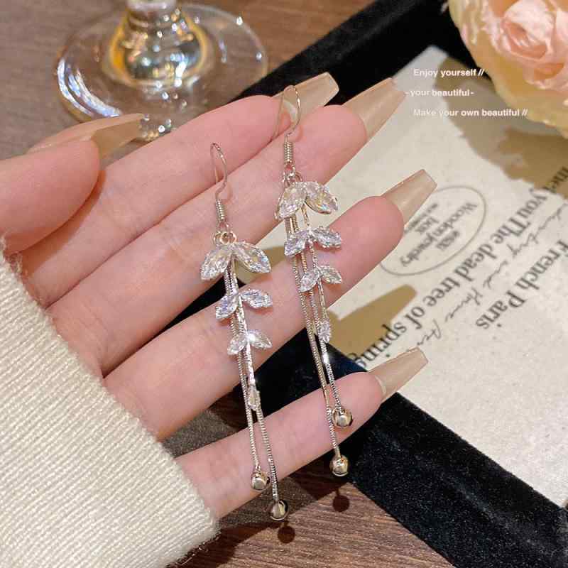 イヤリング レディース ジルコニア 麦穂 ロング タッセル フック ピアス 耳飾り 高級感 小顔効果 かわいい 上品 エレガント