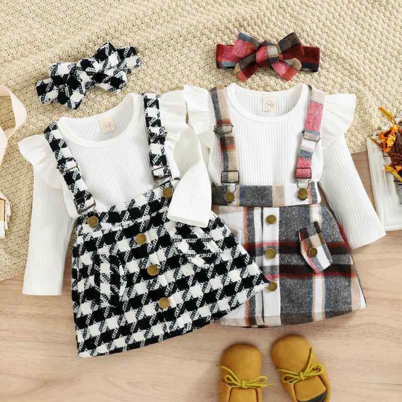キッズ服 女の子 秋冬 セットアップ トップス ジャンパースカート 3点セット リブ リボン フリル袖 チェック柄 韓国風 カジュアル おしゃれ ナチュラル 通学 通園 お出かけ用・性別: 女児・スタイル: スウィート・セット内容: スカートセット（3点セット）・セット構成: 服・適合年齢: 1〜3歳・袖丈: 長袖・フード: なし・厚さ: 普通・柄: チェック・画像情報: 実物撮影（モデルなし）・素材: 綿93%・安全基準: B類・カラー展開: ブラック、レッド・サイズ展開: 70cm、80cm、90cm、100cm、110cm