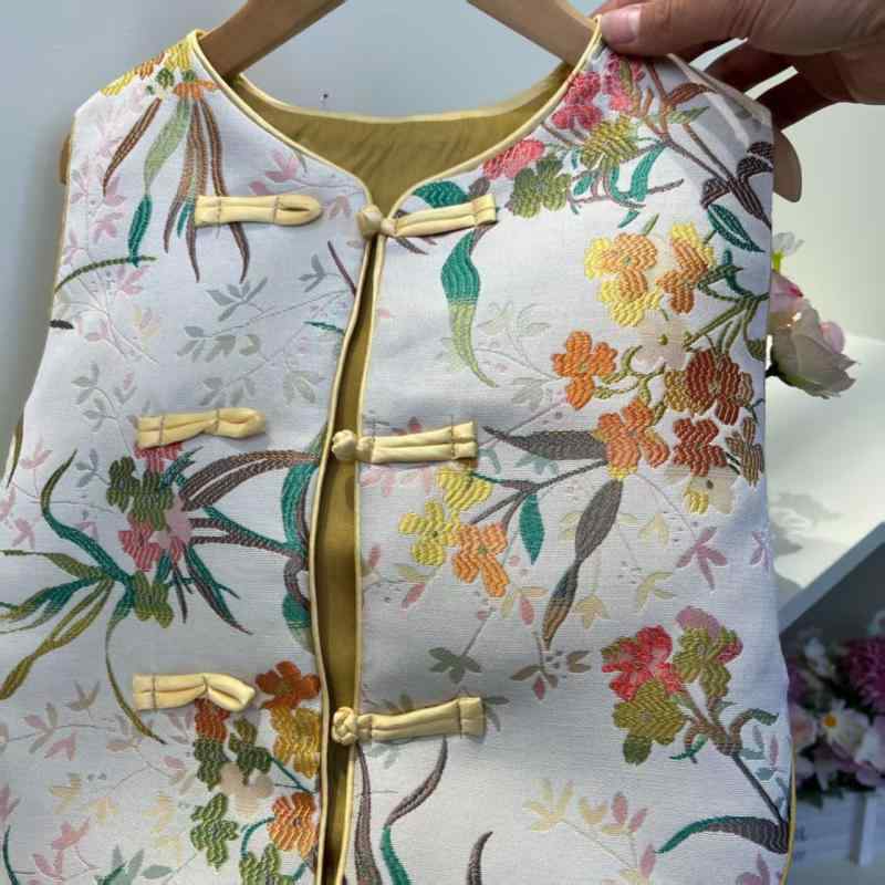 子供服 ベスト 女の子 春秋 おしゃれ かわいい 中綿入り 刺繍 チャイナ風 中華風 チョッキ ガールズ お..