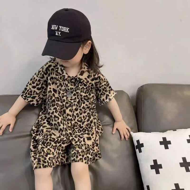 Other - キッズ ヒョウ柄 セットアップ 半袖シャツ 短パン 春夏 薄手 子供服 上下セット