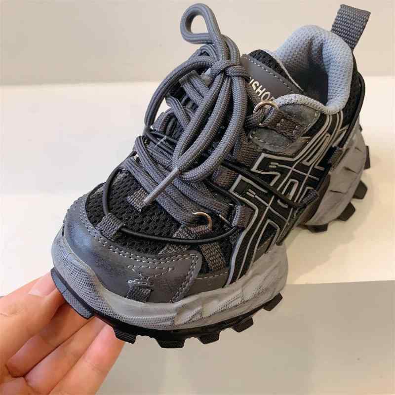 子供用スニーカー 春秋 男女兼用 スポーツシューズ 軽量 通気性 滑り止め 運動靴 キッズ 親子 ペアルック 普段履き ダークグレー ライトグレー
