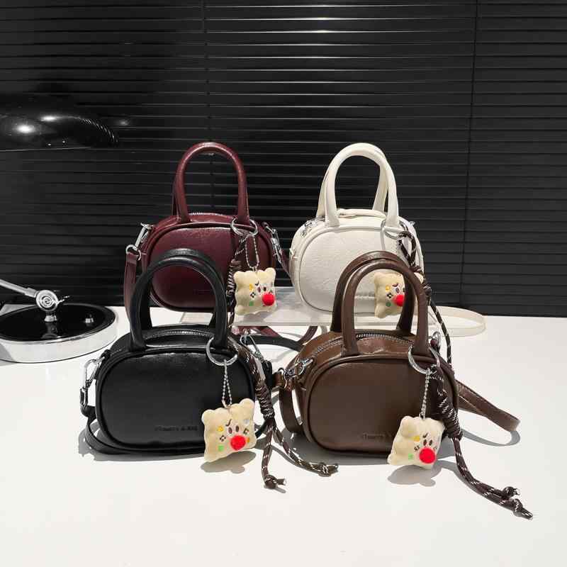 Lesson Bags - 子供 バッグ 韓国風 ファッション レトロ PU ショルダーバッグ ハンドバッグ キュート ミニ 斜めがけ 無地 通園 幼稚園 ブラック レッド ベージュ ブラウン