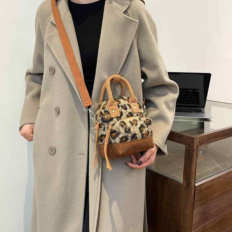 子供 バッグ 秋冬 ヒョウ柄 手提げ 肩掛け 斜めがけ 鞄 モコモコ かわいい 通学 塾 習い事 レッスンバッグ