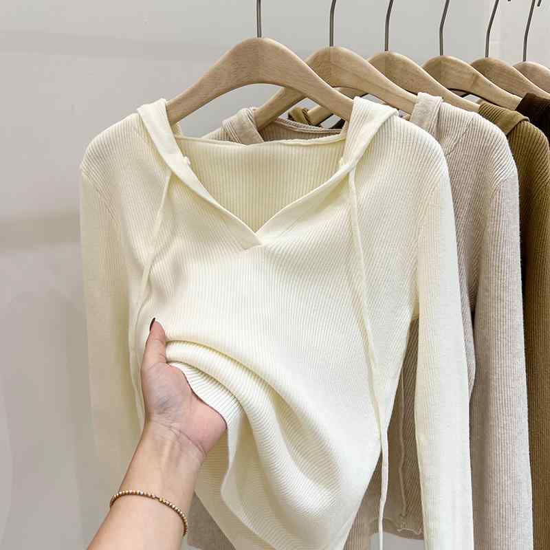 ニット レディース 秋冬 ニットトップス プルオーバー カットソー 長袖 丸首 ポリエステル 柔らかい 無地 ゆったり 体型カバー カジュアル 通勤 オフィス 白 黒