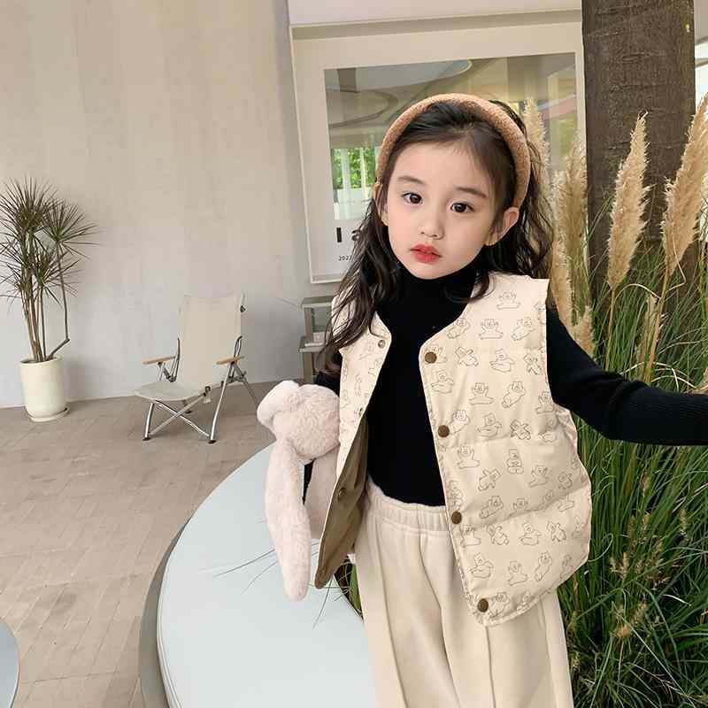 ベビー服 子供服 ダウンベスト 長袖ダウン インナーベスト アウター 防寒 あったか 軽量 花柄 格子柄 クマ柄 チェック柄 ポリエステル ピンク ブラック ベージュ 秋 冬