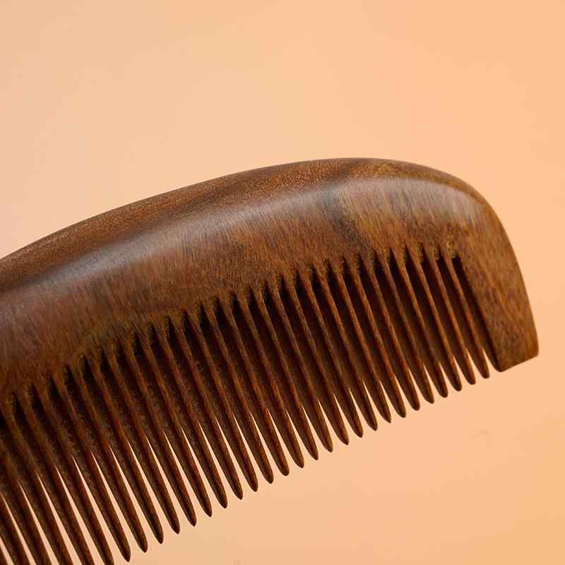 ヘアブラシ 木製 くし 檀木 細歯 静電気防止 サラサラ 髪 艶 大月梳 櫛 トリートメント 頭皮ケア