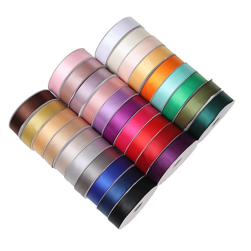 ・主な原料: 涤纶带・適用範囲: 服装, 家纺, 服飾, 産業用・カラー: 漂泊001, 米色003, 杏色007, 粉色009, 茄子紫024, 果粉025, 藕粉026, 玫红037, 大红039, 酒红041, 咖啡055, 金黄065, 橘黄068, 香槟072, 卡其074, 金色077, 蒂芙尼藍091, 宝藍100, 丈青101, 银灰105, 灰色108, 黒色110, 草绿126, 墨绿131, 浅紫141, 紫罗兰147, 葡萄紫148, 土豪金150, 军绿153・規格: 0.6cm 9144cm/巻, 1cm 9144cm/巻, 1.2cm 9144cm/巻, 1.5cm 9144cm/巻, 2cm 9144cm/巻, 2.2cm 9144cm/巻, 2.5cm 9144cm/巻, 3cm 9144cm/巻, 4cm 9144cm/巻, 5cm 9144cm/巻, 0.3cm 45720cm/巻