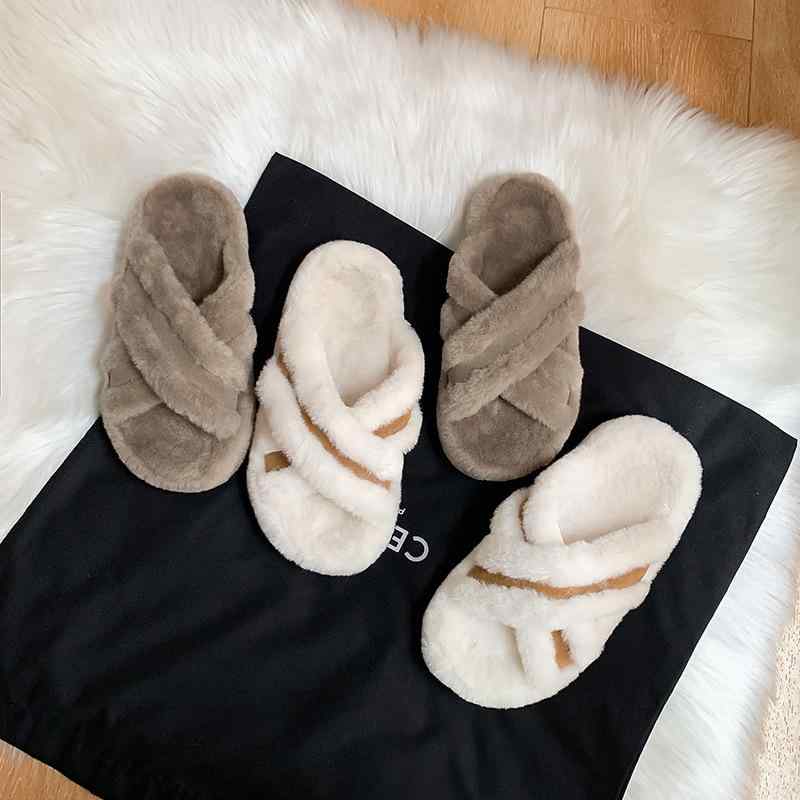 サンダル レディース 秋冬 暖かい 厚底 スリッパ ファー ぺたんこ 歩きやすい 履きやすい 滑り止め 室内 普段使い ルームシューズ グレー アイボリー