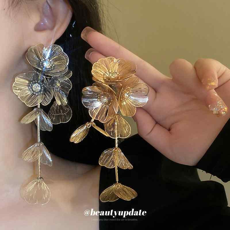 イヤリング レディース 花 フラワー シルバー ゴールド ジルコニア 大ぶり 揺れる ゆれる ロング 電気メッキ加工 パーティー お呼ばれ フォーマル 普段使い かわいい 上品 エレガント