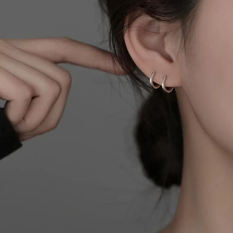 ピアス レディース メンズ 男女兼用 シルバー s999 純銀製 フープピアス ミニマル デザイン 電気メッキ加工 幾何学模様 アレルギー対応 銀色