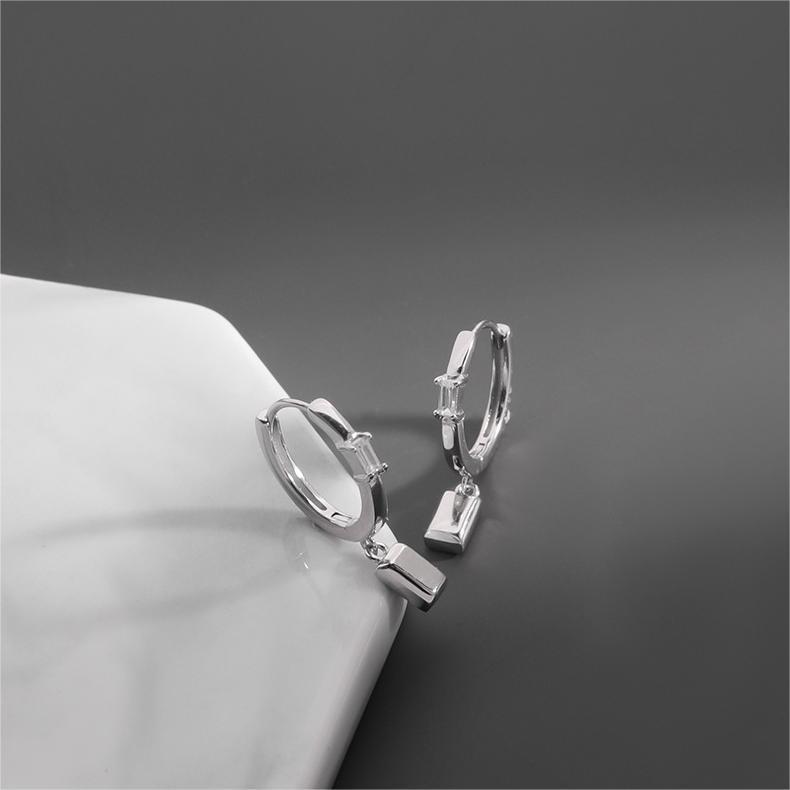 ピアス メンズ 男性用 イヤリング ジルコニア スクエア 幾何学模様 ファッション 電気メッキ加工