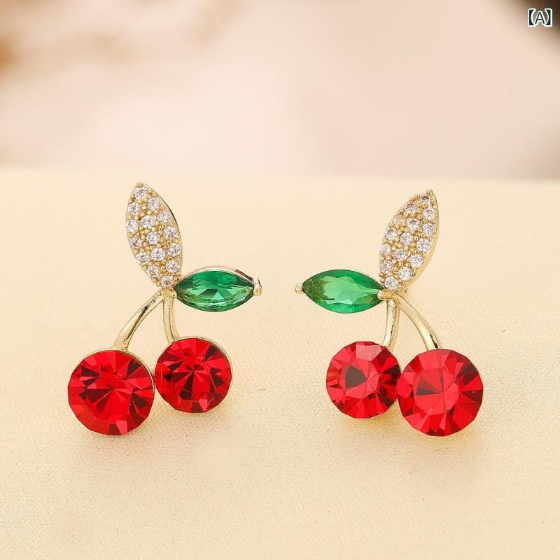 Rubellite - ピアス レディース かわいい おしゃれ 緑葉 赤いチェリー モチーフ イヤリング 韓国風 アクセサリー 幾何学模様 電気メッキ加工 ゴールド シルバー