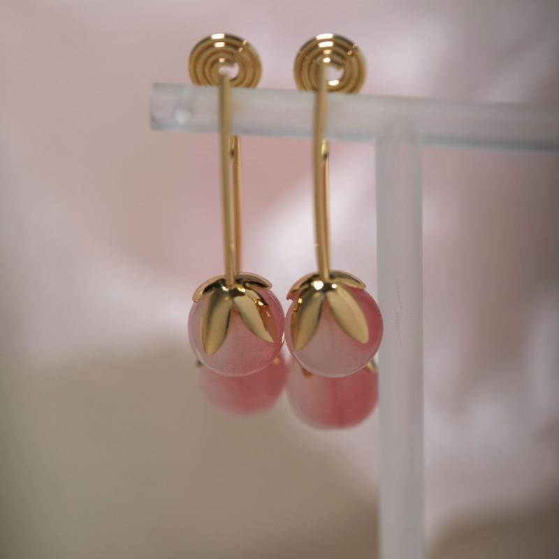 イヤリング レディース ピンク系 トマト モチーフ かわいい 蚊取り線香型 イヤーカフ 電気メッキ加工 幾何学型 清新 甘め