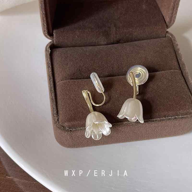 イヤリング レディース チューリップ ノンホールピアス フェイクピアス 蚊取り線香型 エレガント 上品 かわいい ギフト 真鍮 電気メッキ加工