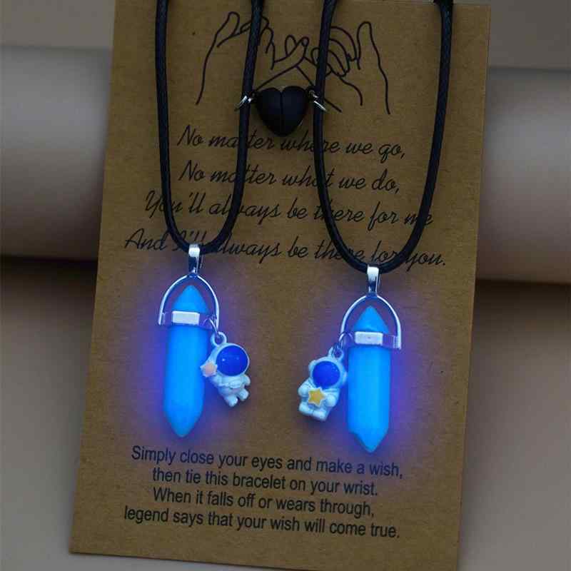 ネックレス ペア 夜光 スペースマン ハート マグネット アレルギー対応 合金 ペンダント 男女兼用 ファ..