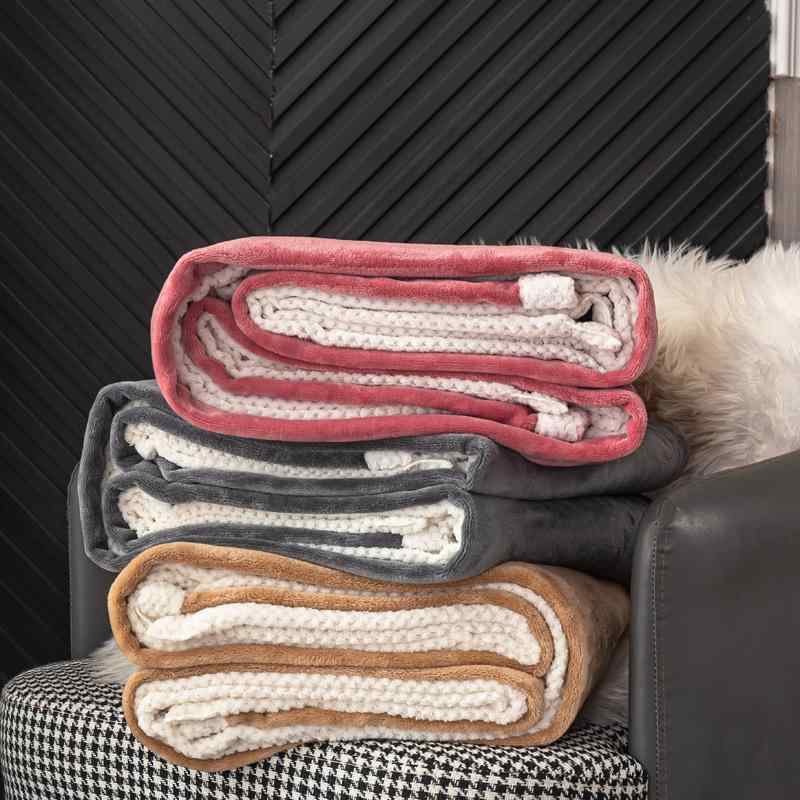 毛布 ひざ掛け ブランケット ポリエステル ストライプ柄 あったか 超柔らか オフィス 車載 ソファ 寝具..