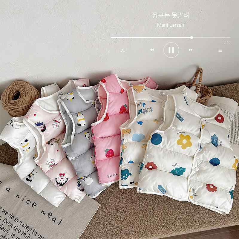 ベビー キッズ 中綿入り ベスト アウター 男の子 女の子 春秋 幼児 1歳 2歳 3歳 80cm 90cm 100cm あったか かわいい カジュアル 普段着 お出かけ ミルク色 パン 小熊 犬 獅子 恐竜 いちご